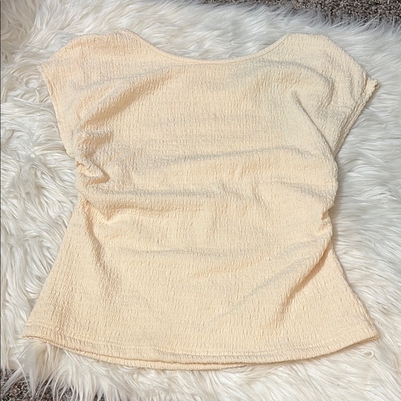NWT ASTR The Label Custard Textured Top Ruched Side Size S Pale Yellow - Picture 1 of 10